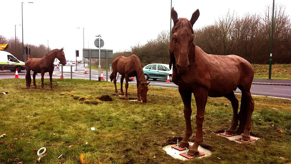Horse sculptures on Daleside Road