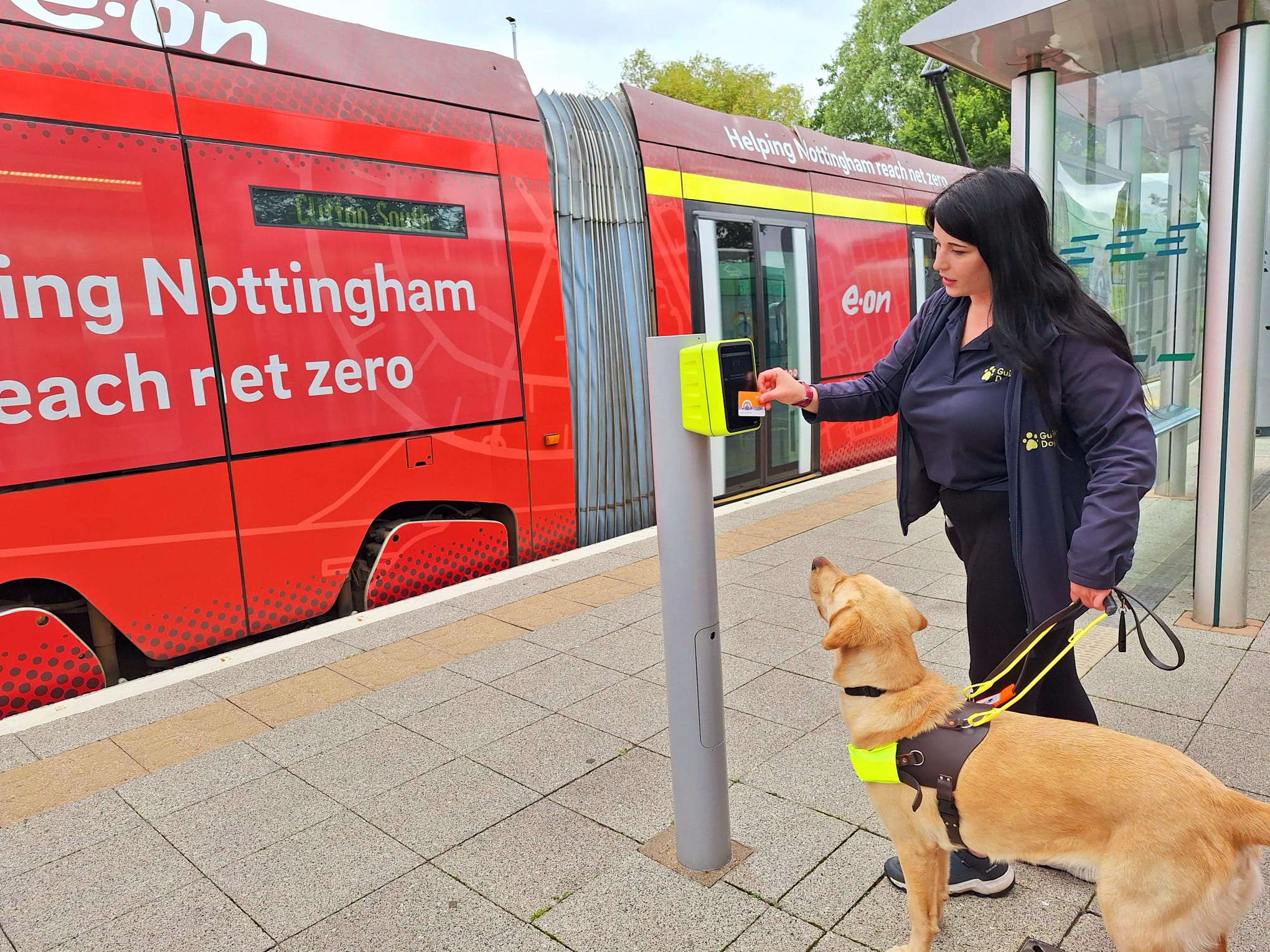 Guide Dog Ride Trainee guide dogs and their trainers enjoy free travel across ...